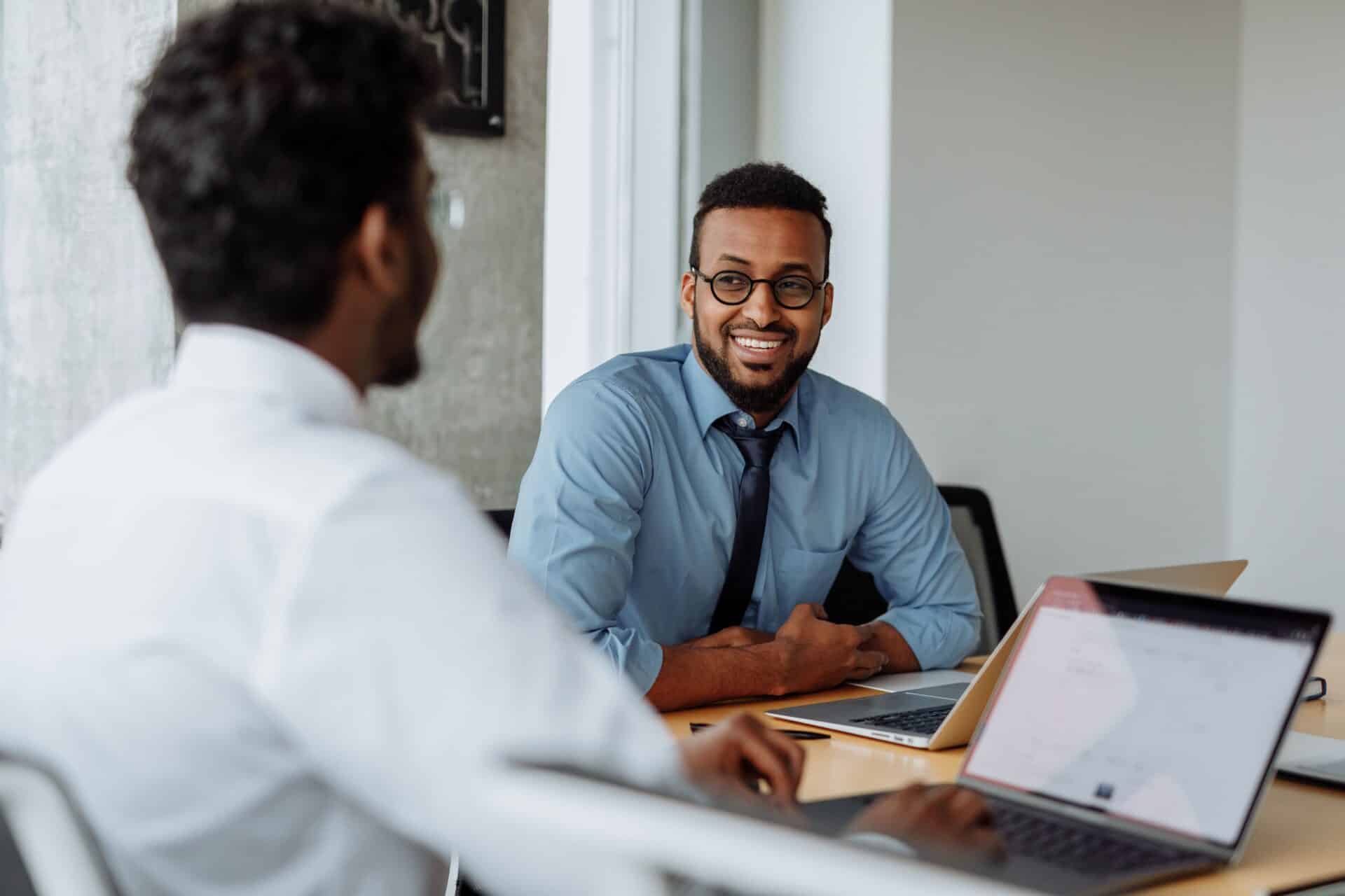 hr expertise staff is discussing about unfair dismissal claims with employee